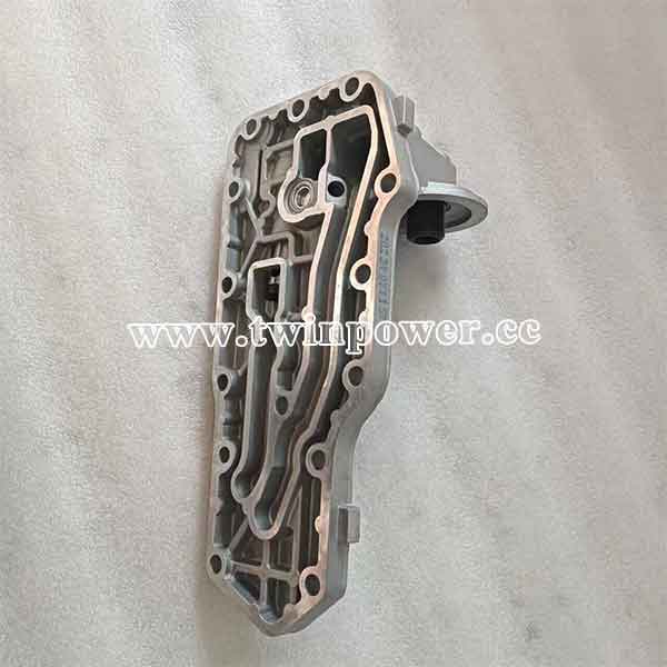 Cummins Lubricating Oil Filter Head 3918328